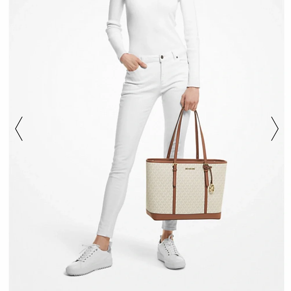 MICHAEL KORS
Jet Set Travel Large Logo Tote Shoulder Bag
COLOR VANILLA 
NWT - Picture 4 of 16